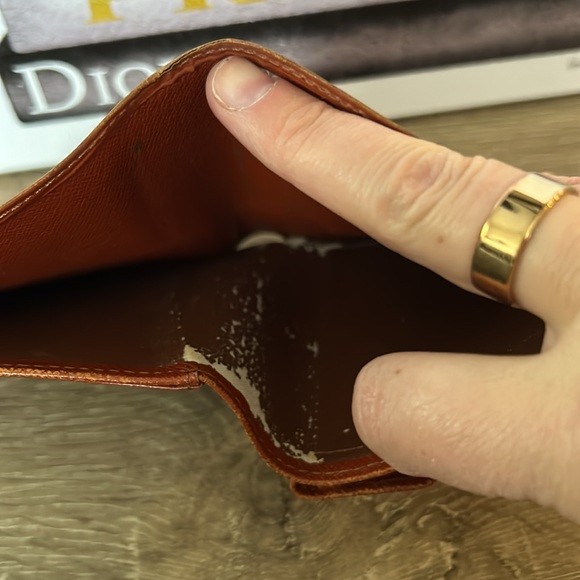 GUC Louis Vuitton Epi compact wallet - Picture 4 of 5